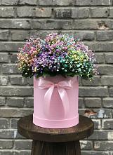 Цветочная композиция из Гипсофила и Розы в шляпной коробке в Никульское