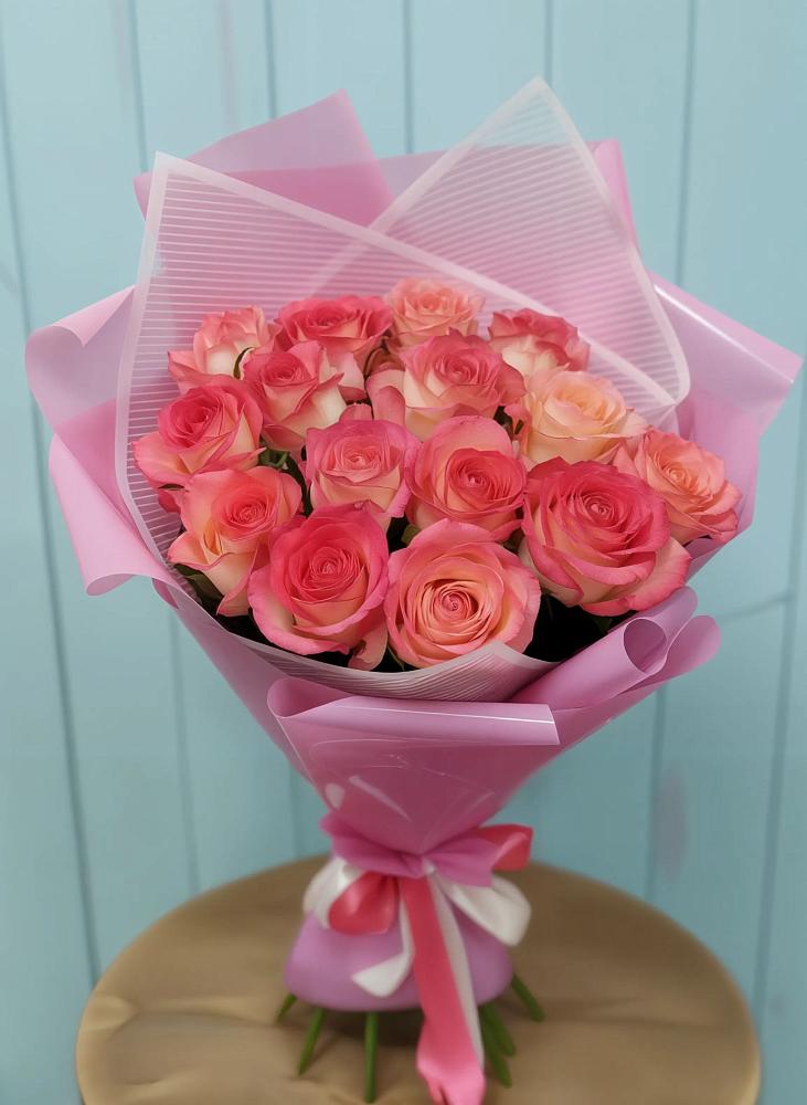 Букет 15 Розовых роз Равель в Никульское