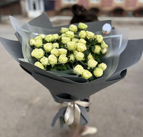 Букет Белые кустовые розы Солинеро в Никульское