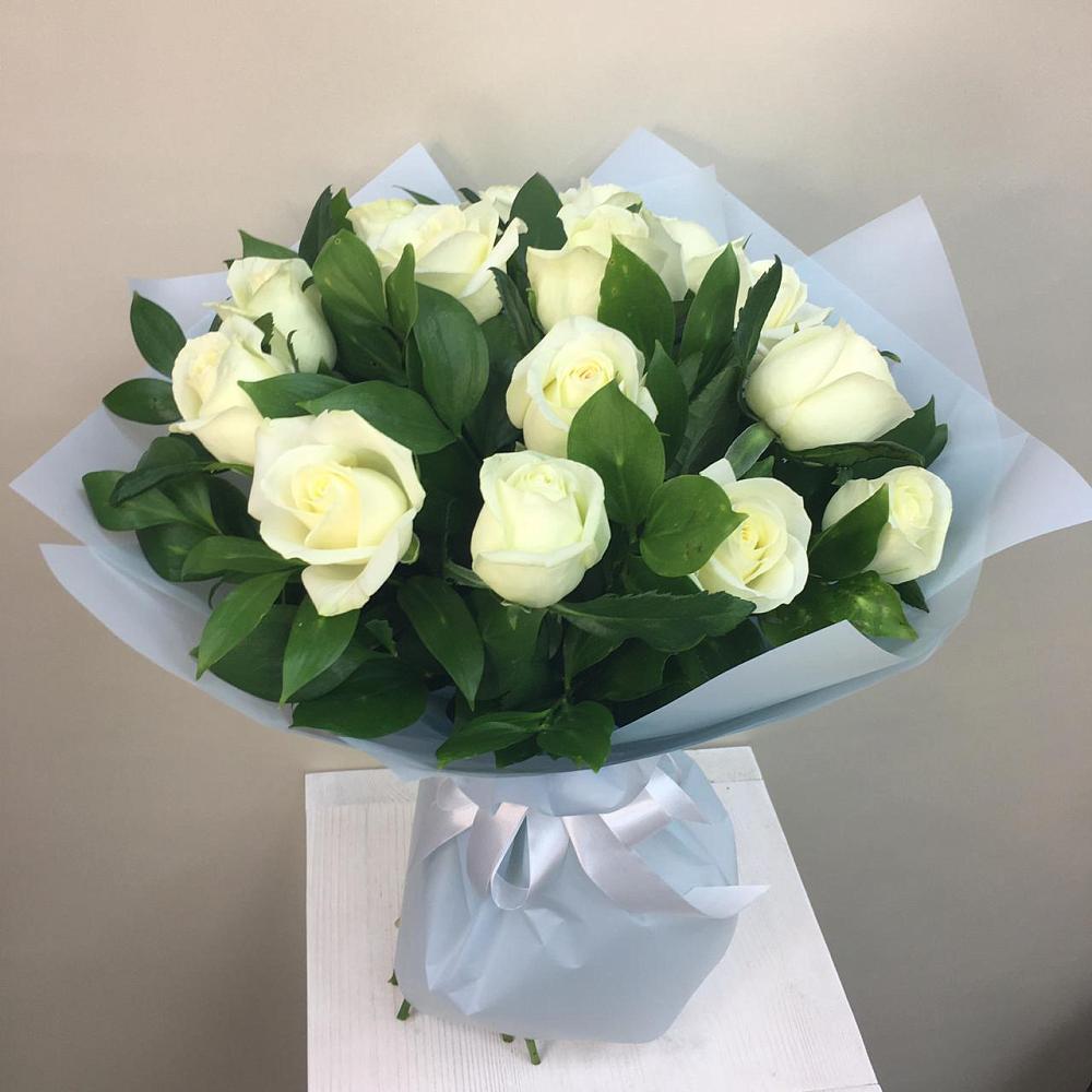 Букет 15 Белых роз Проуд в Никульское
