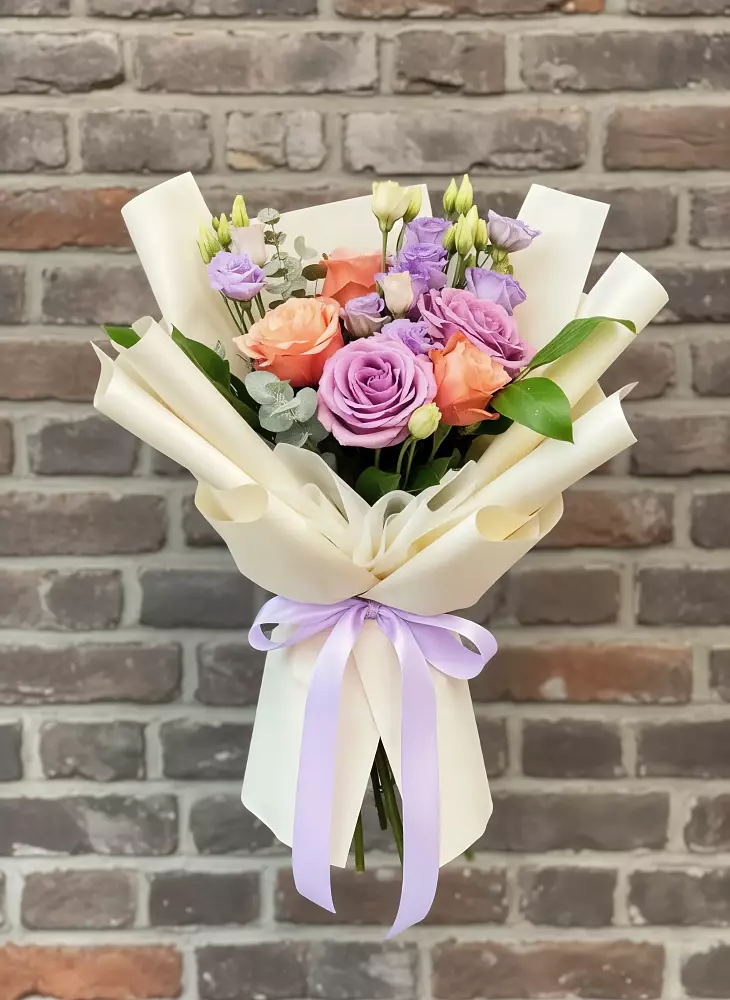 Букет цветов из: Лизиантусы и Розы в Никульское