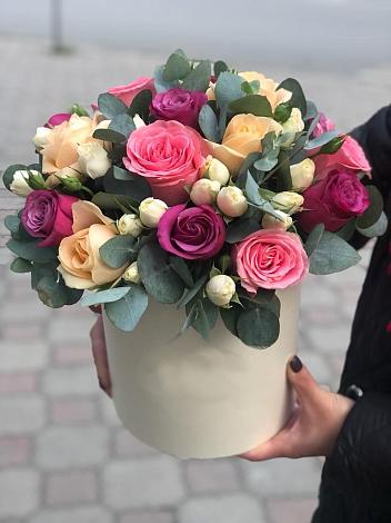 Цветочная композиция из Розы в шляпной коробке в Никульское