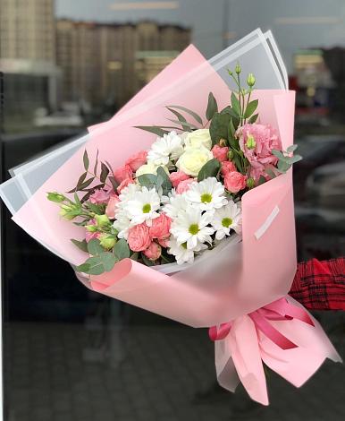 Букет цветов из: Розы, Лизиантусы и Хризантемы в Никульское
