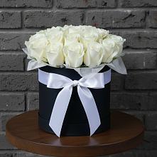 Цветочная композиция из Розы в шляпной коробке в Никульское